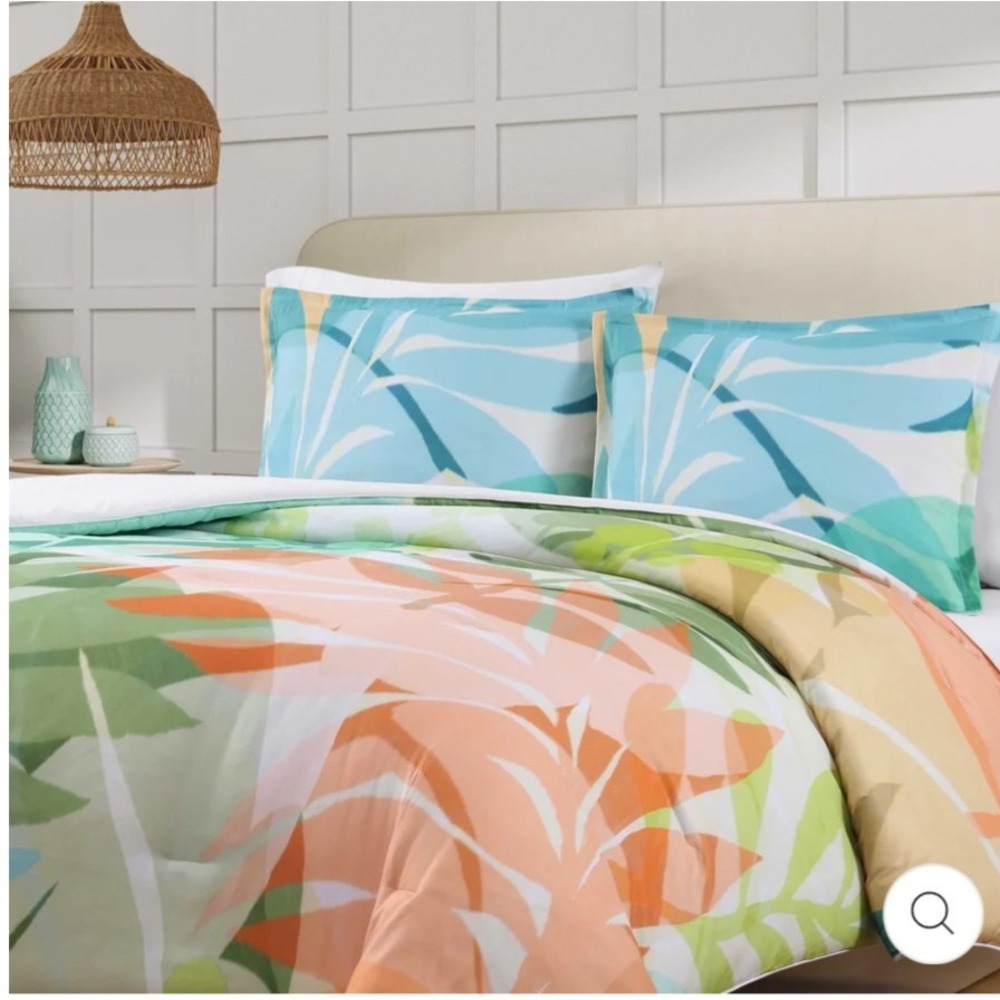 J. Queen Tiki green 2 Piece Twin Comforter Set palm leaves